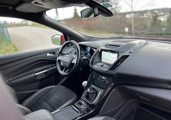 Ford Kuga cena 70002 przebieg: 167538, rok produkcji 2017 z Lębork małe 667